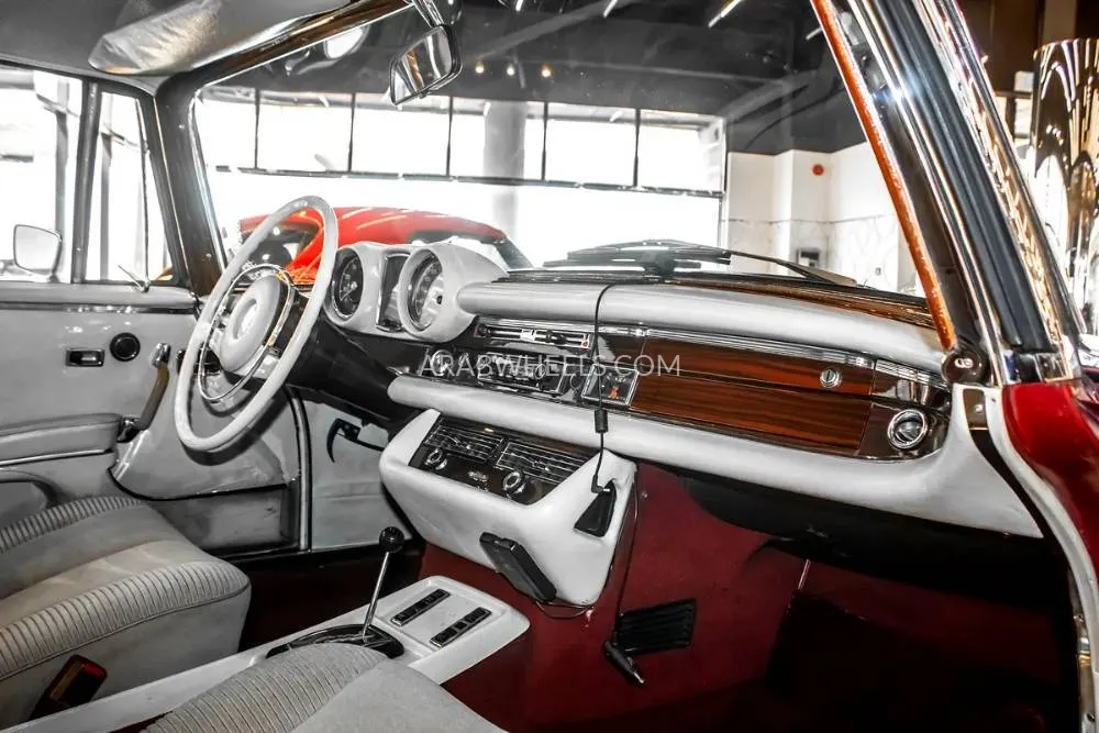 مرسيدس بنز 280 1970 for Sale in أبو ظبي Image-13