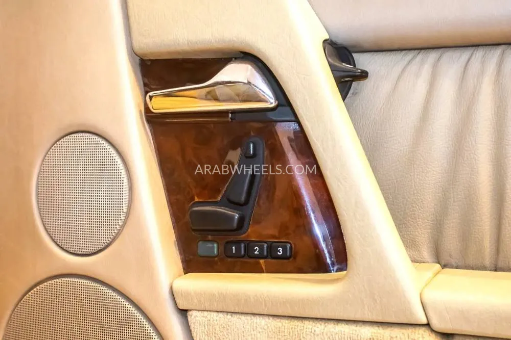 Mercedes Benz SL Class 1994 for Sale in Abu Dhabi Image-17