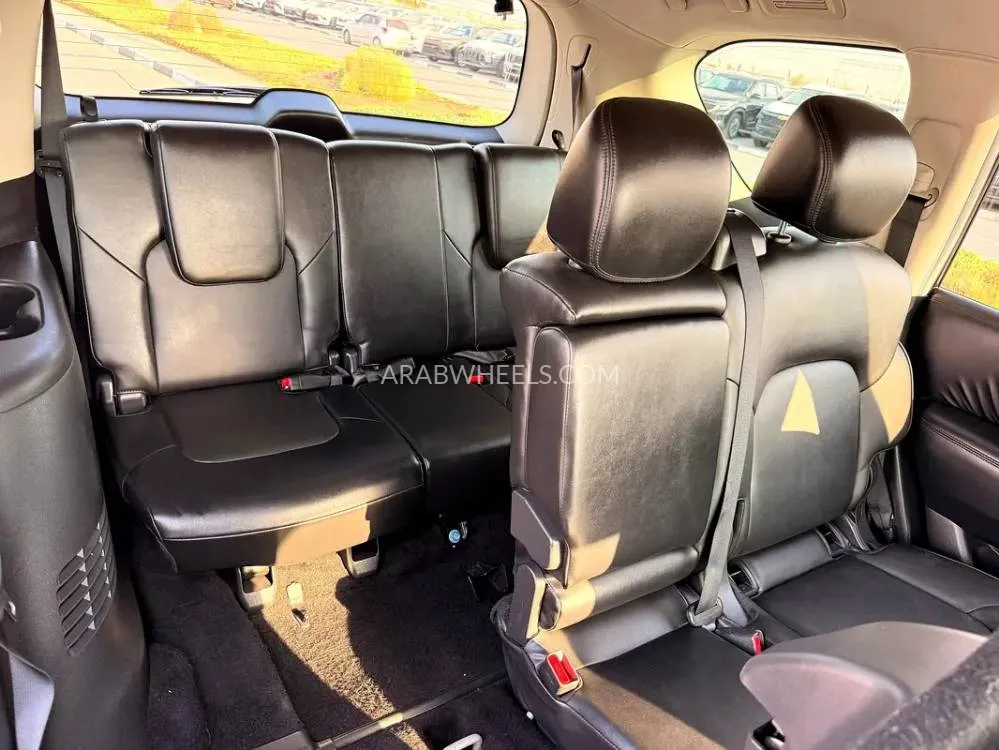 Nissan Armada 2022 for Sale in Dubai Image-18