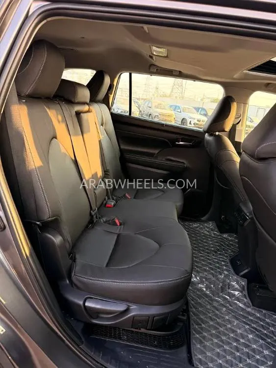 تويوتا جراند هايلاندر 2022 for Sale in دبي Image-10