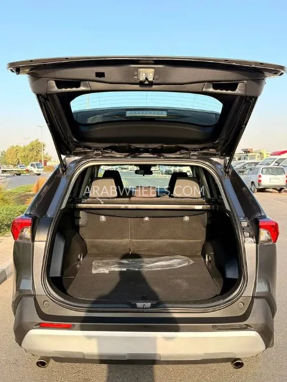 تويوتا راف 4 2025 for Sale in دبي Image-2