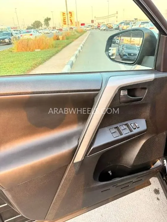 Toyota Rav4 2016 for Sale in Dubai Image-16