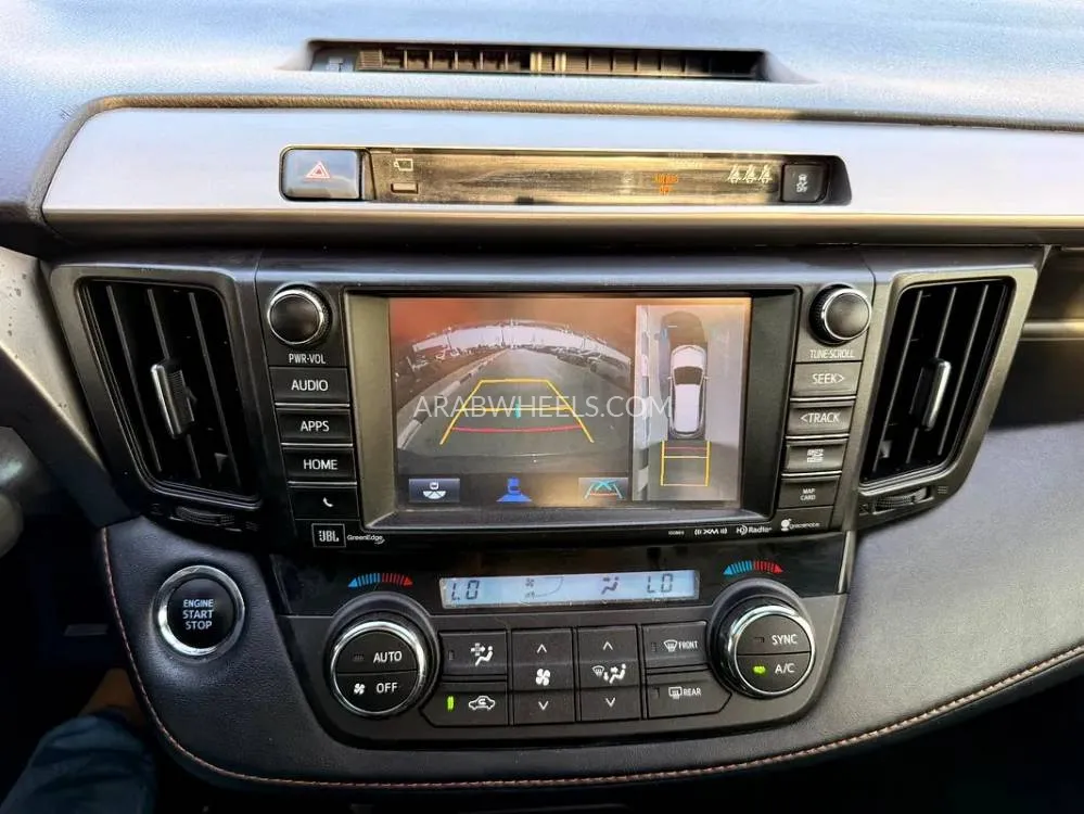 Toyota Rav4 2018 for Sale in Dubai Image-8