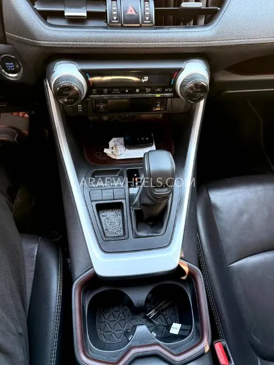 Toyota Rav4 2019 for Sale in Dubai Image-12