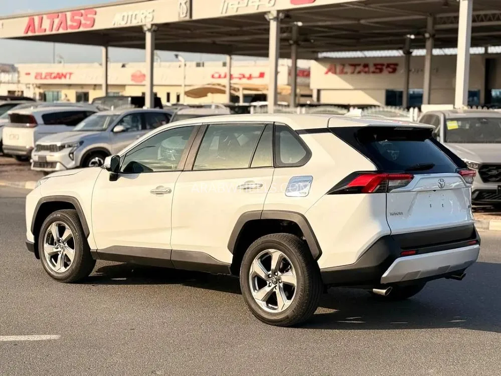 Toyota Rav4 2019 for Sale in Dubai Image-14