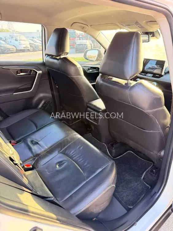 Toyota Rav4 2019 for Sale in Dubai Image-19