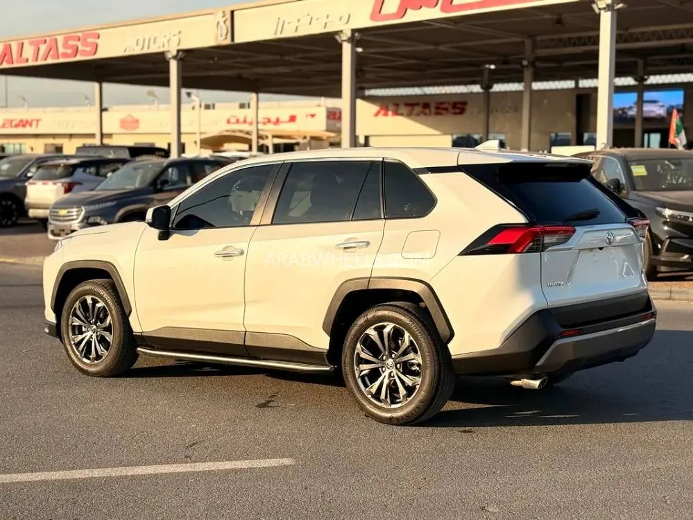تويوتا راف 4 2023 for Sale in دبي Image-3