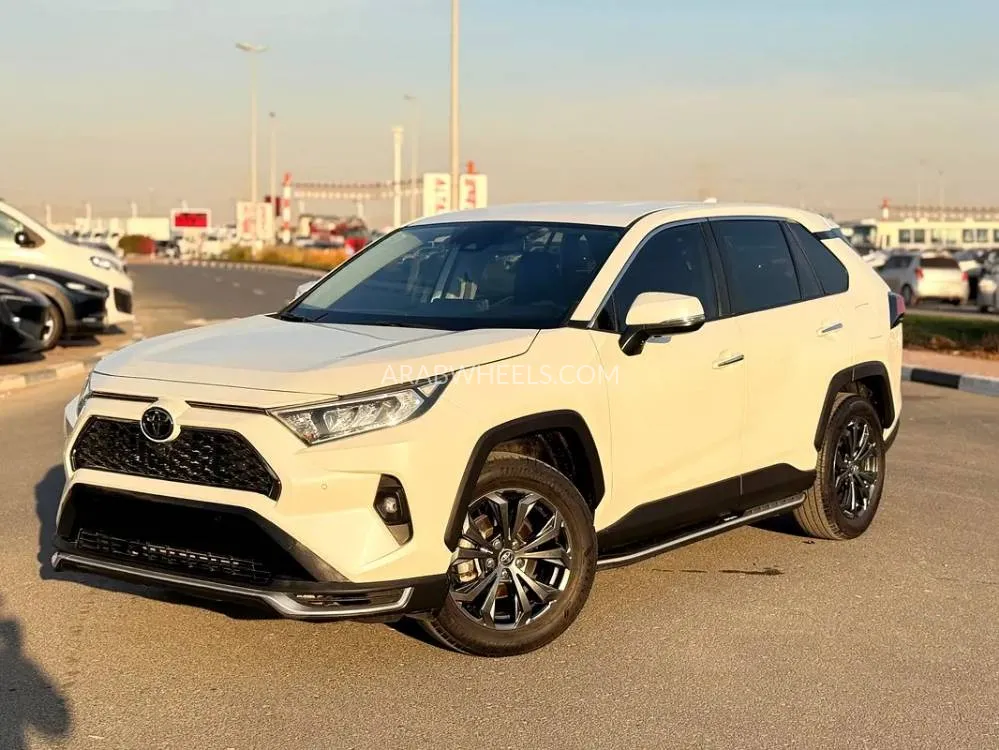 تويوتا راف 4 2023 for Sale in دبي Image-4