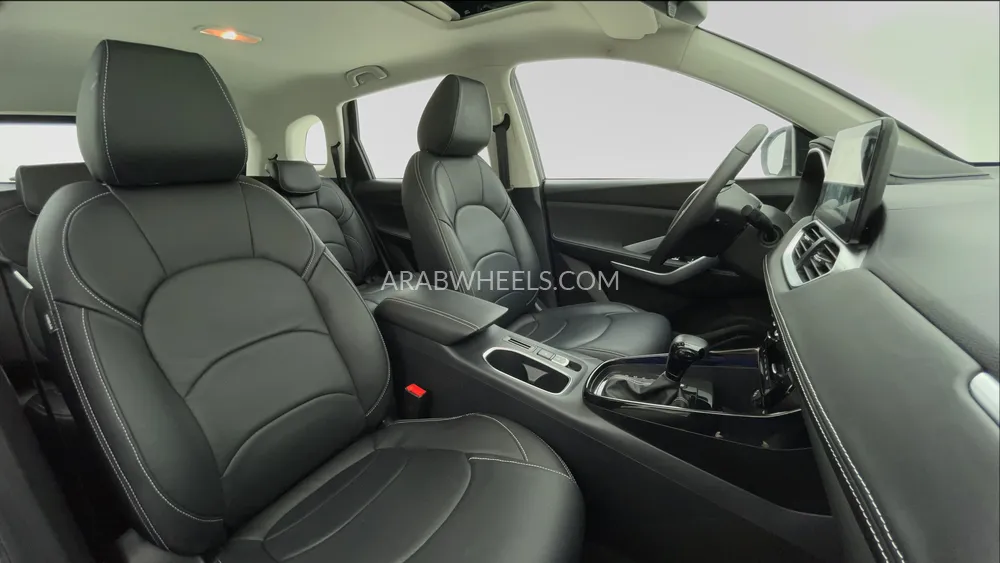 Chevrolet Captiva 2023 for Sale in Dubai Image-26