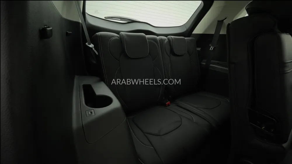 Chevrolet Captiva 2023 for Sale in Dubai Image-40