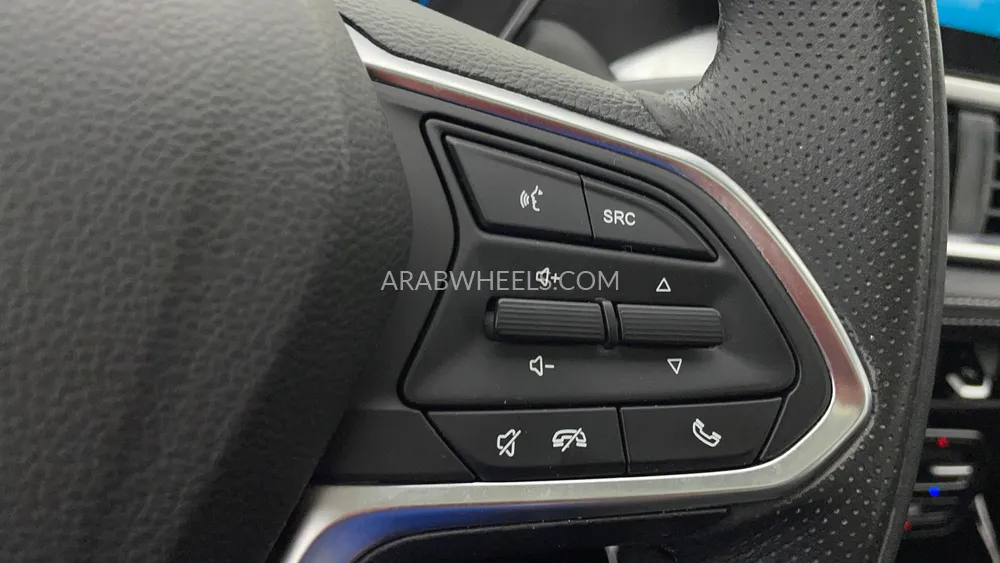 Chevrolet Captiva 2023 for Sale in Dubai Image-45