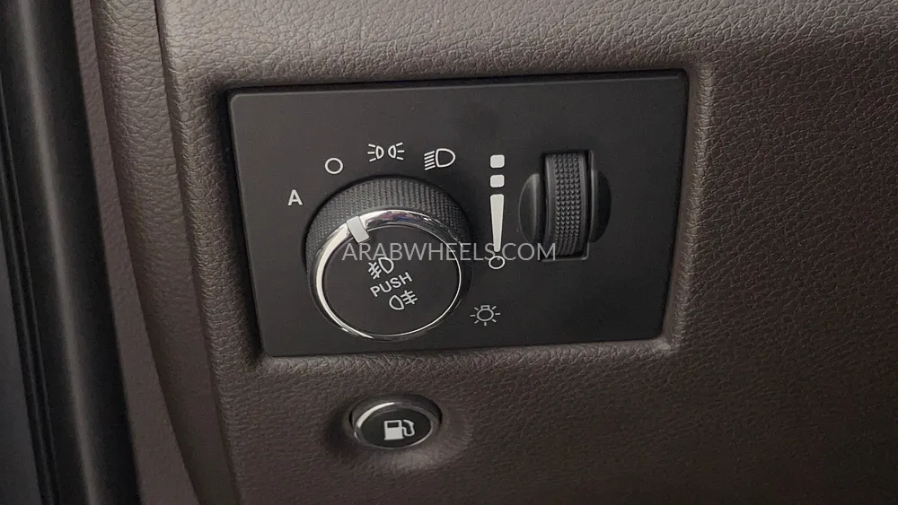 Jeep Grand Cherokee 2019 for Sale in Dubai Image-38