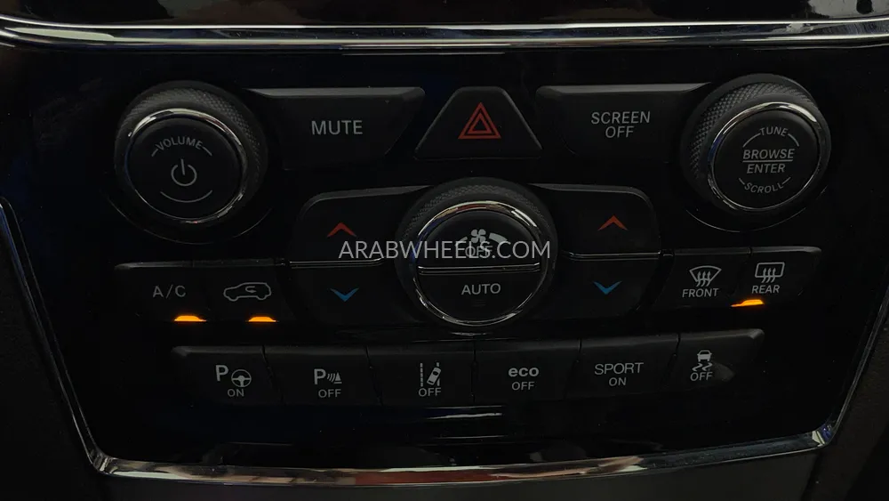 Jeep Grand Cherokee 2019 for Sale in Dubai Image-60