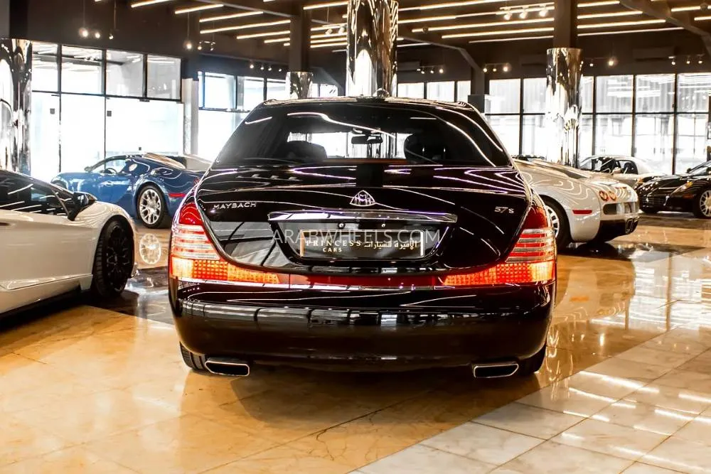 مايباخ 57 2012 for Sale in أبو ظبي Image-4
