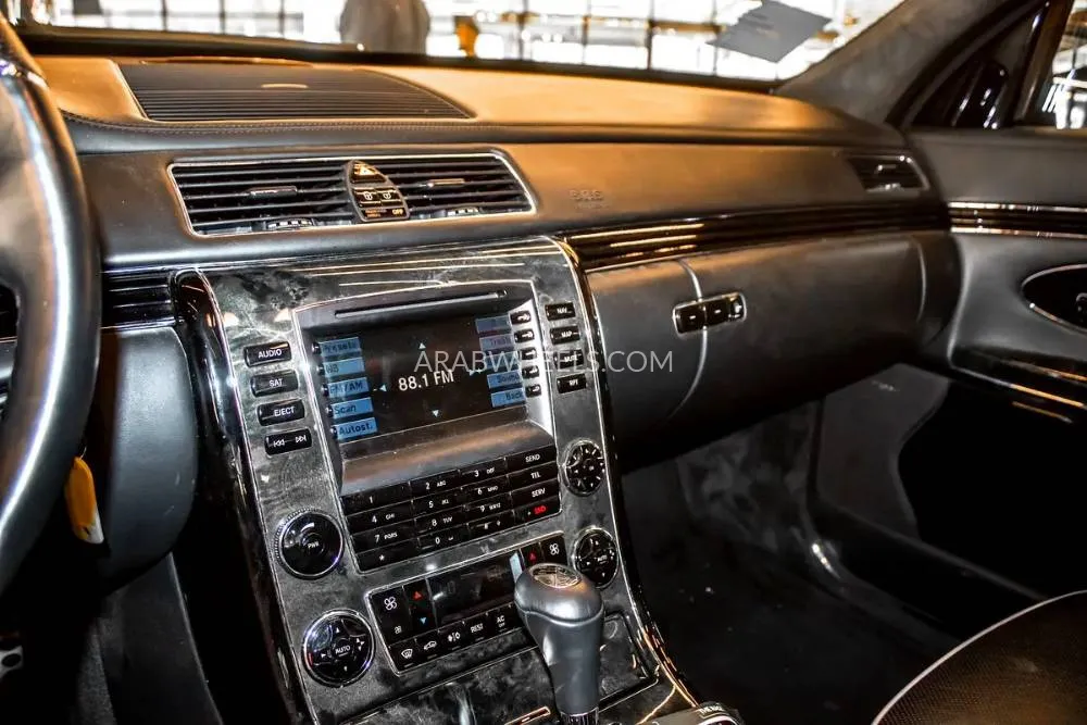 مايباخ 57 2012 for Sale in أبو ظبي Image-8