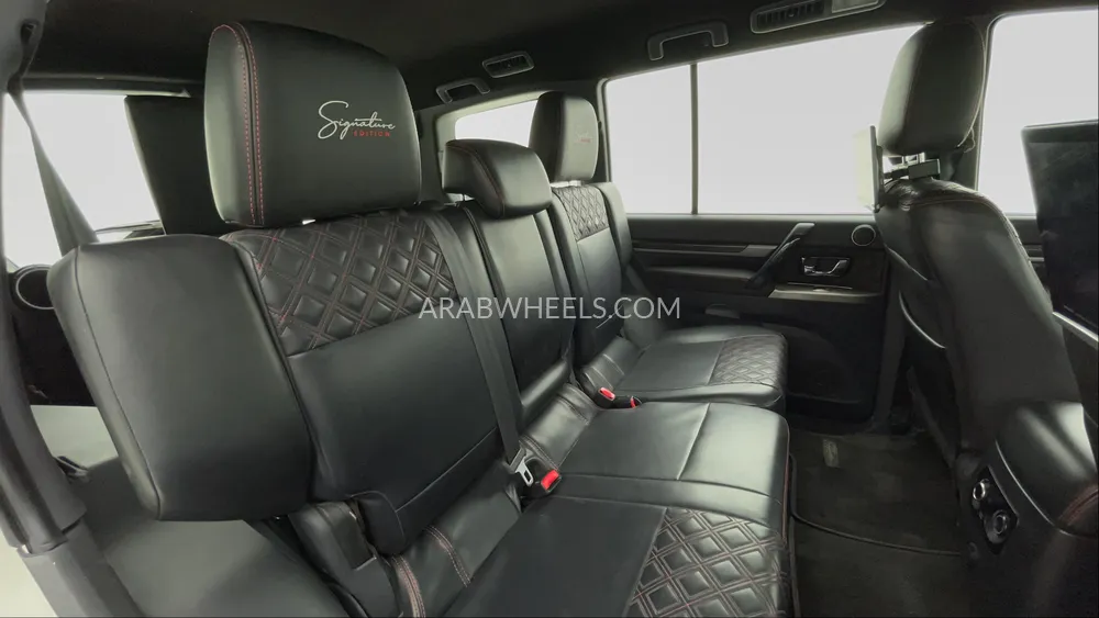 Mitsubishi Pajero 2020 for Sale in Dubai Image-25