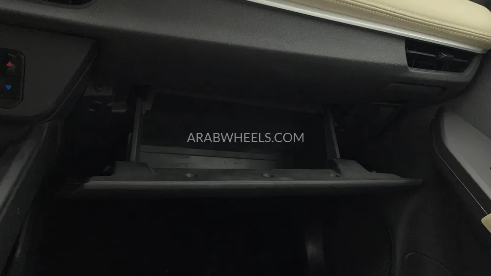 تويوتا يارس 2024 for Sale in دبي Image-28