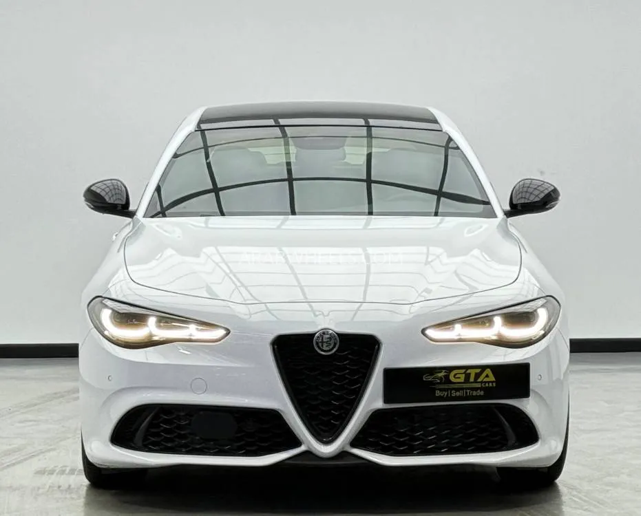 Alfa Romeo Giulia 2024 for Sale in Dubai Image-3