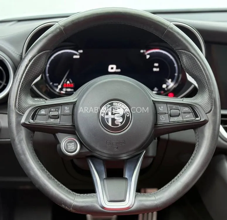 Alfa Romeo Giulia 2024 for Sale in Dubai Image-8