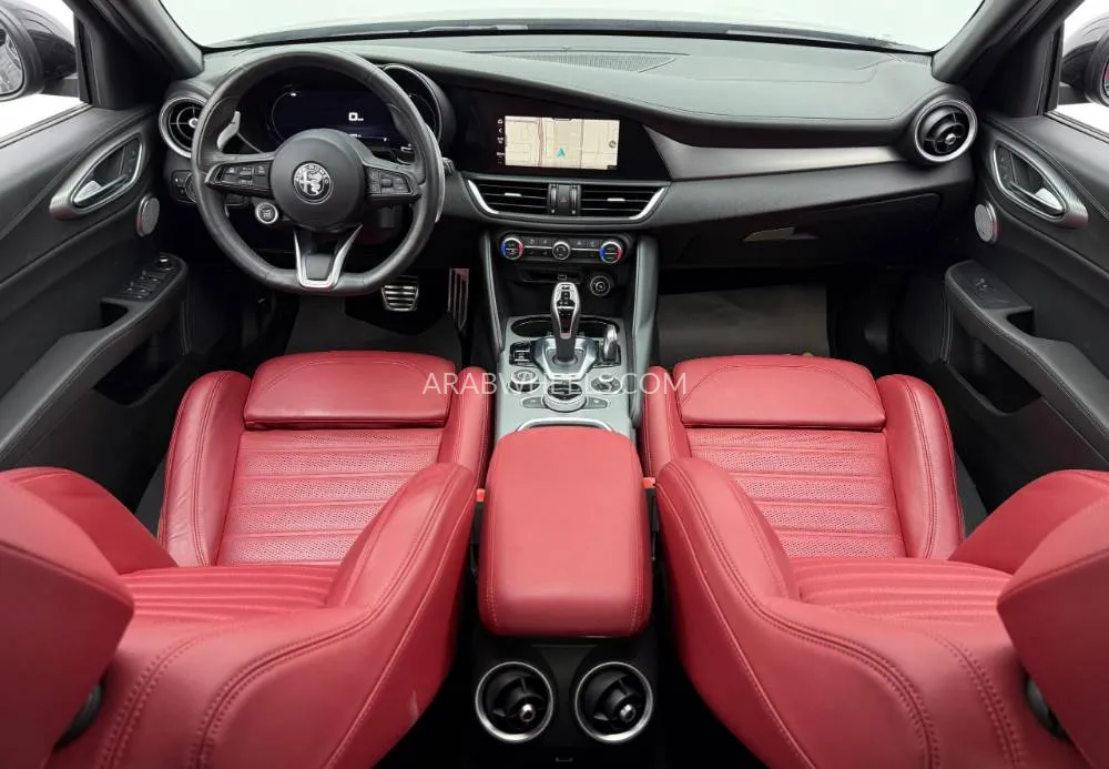 Alfa Romeo Giulia 2024 for Sale in Dubai Image-11