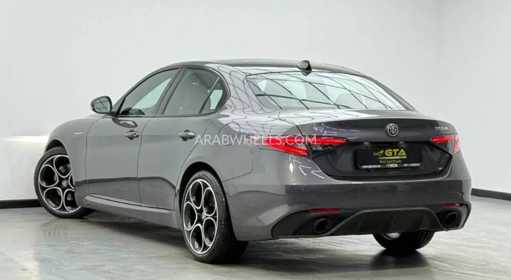 الفا روميو جوليا 2024 for Sale in دبي Image-4