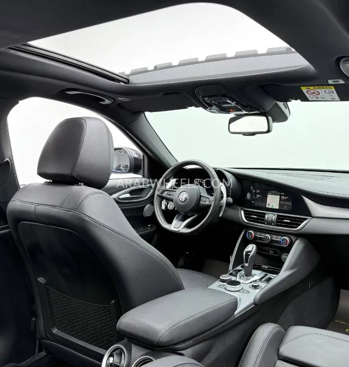 الفا روميو جوليا 2024 for Sale in دبي Image-14