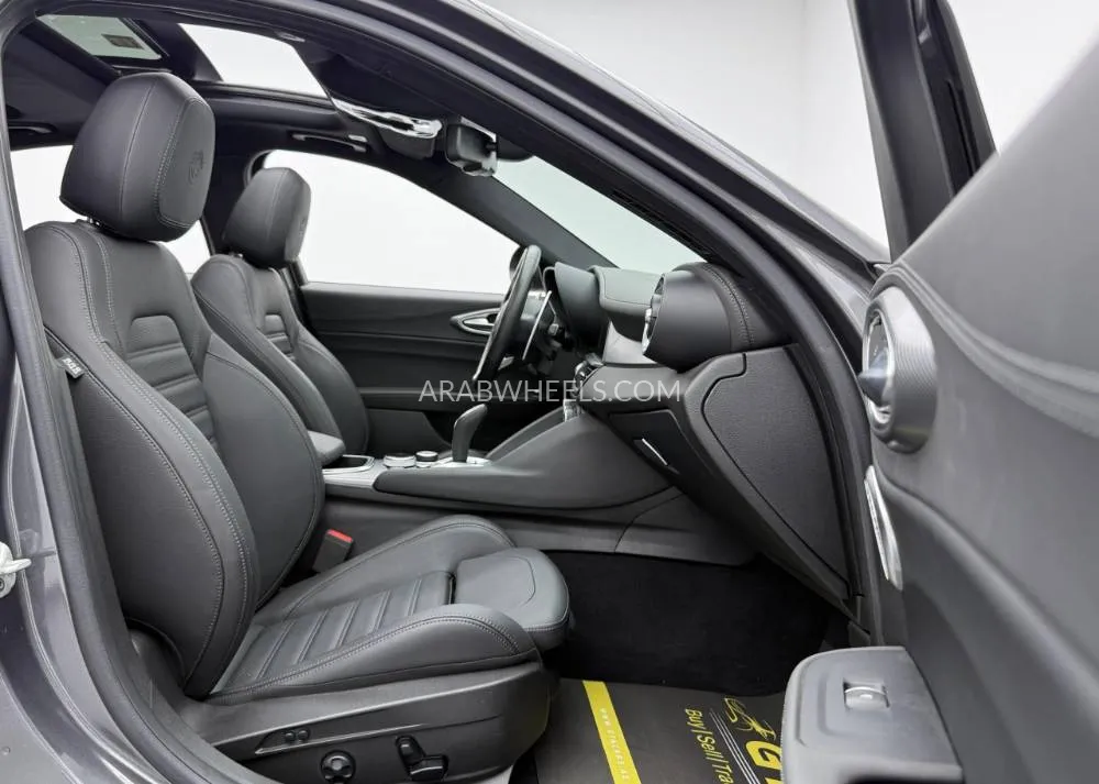 الفا روميو جوليا 2024 for Sale in دبي Image-16