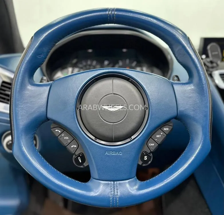 Aston Martin Vanquish 2015 for Sale in Dubai Image-14