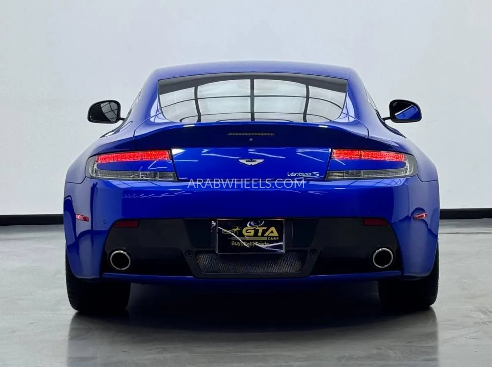 Aston Martin Vantage 2015 for Sale in Dubai Image-5