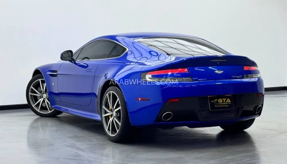 Aston Martin Vantage 2015 for Sale in Dubai Image-6