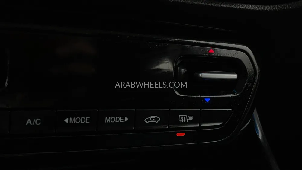 Chevrolet Captiva 2023 for Sale in Dubai Image-44