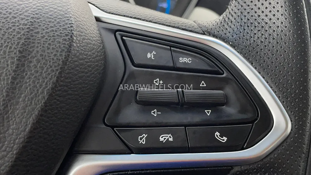 Chevrolet Captiva 2023 for Sale in Dubai Image-46