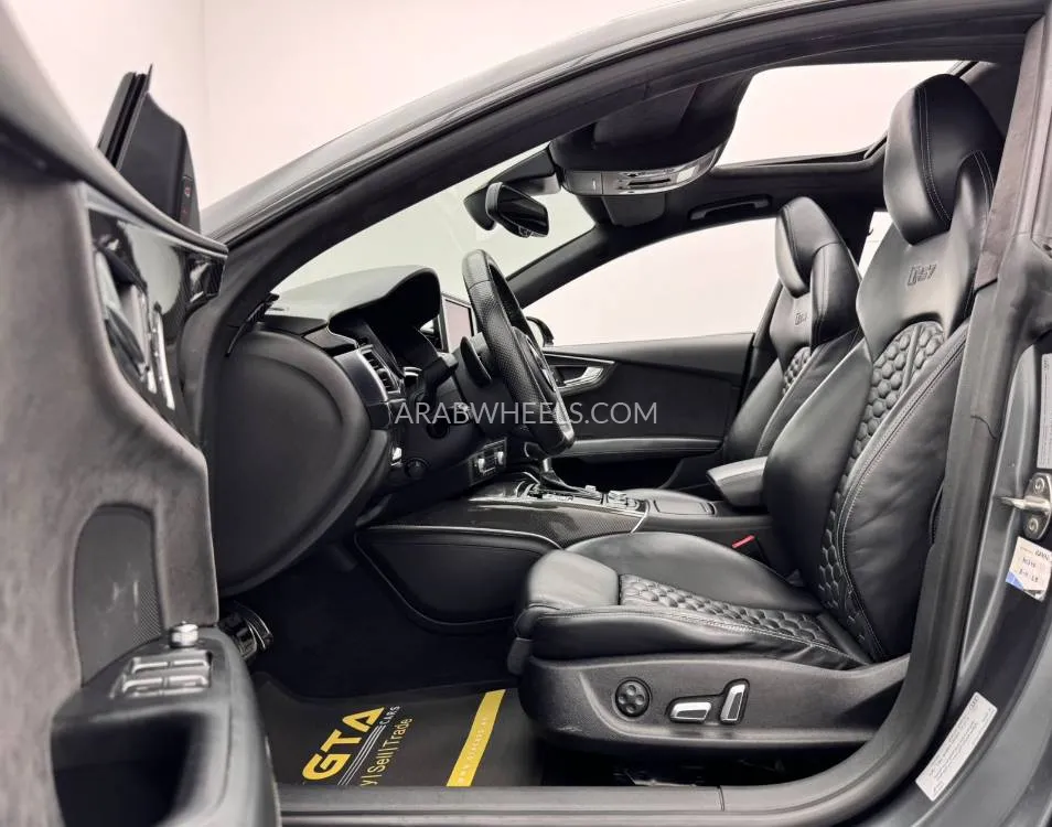 Audi RS 7 2016 for Sale in Dubai Image-11