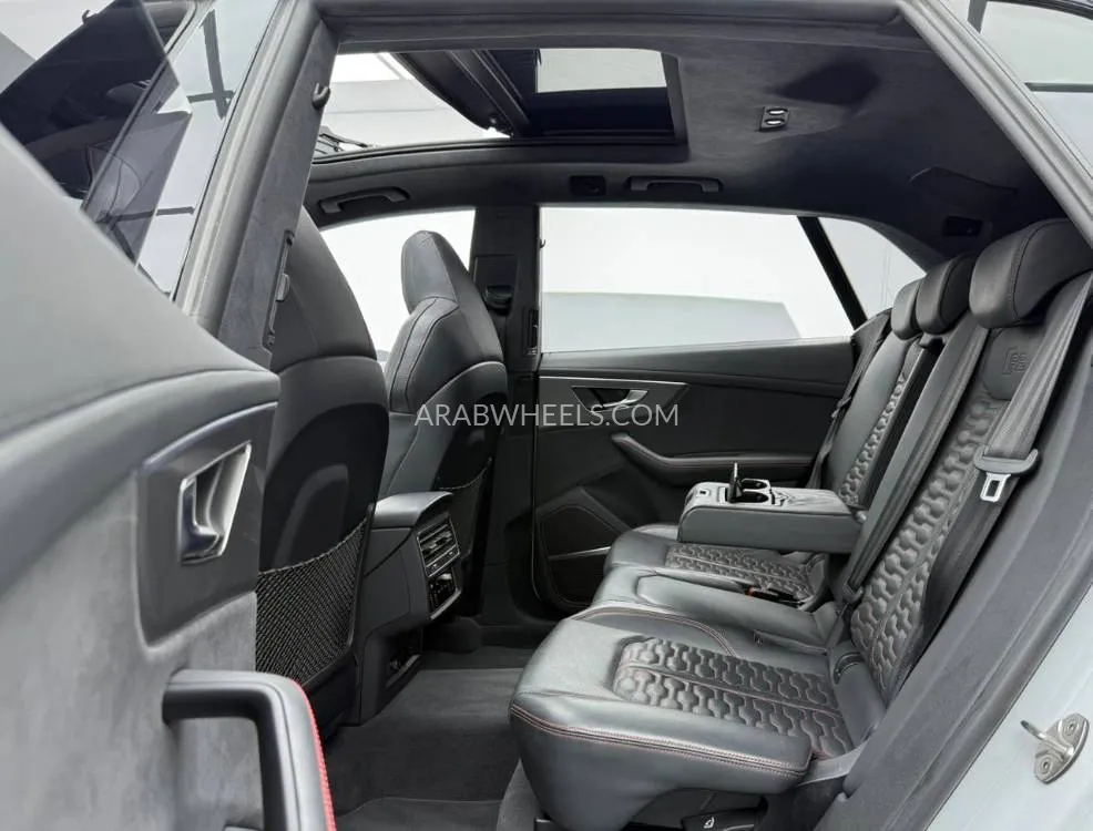أودي RS Q8 2023 for Sale in دبي Image-18