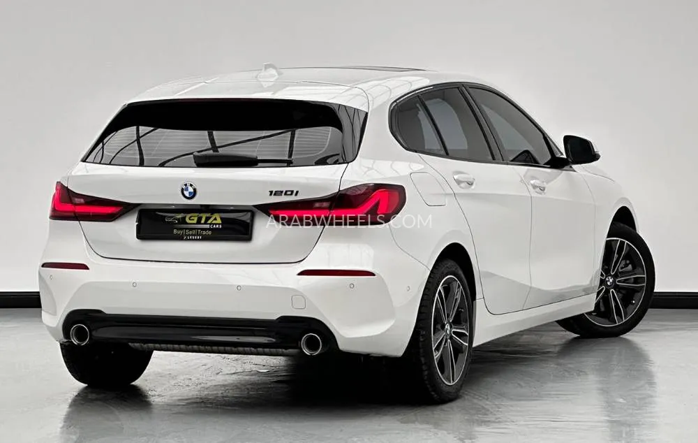 بي إم دبليو الفئة الأولى 2023 for Sale in دبي Image-4