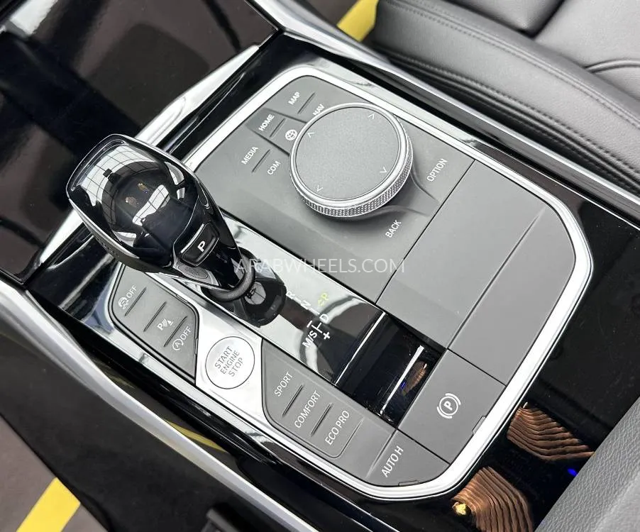 بي إم دبليو الفئة الثالثة 2020 for Sale in دبي Image-12