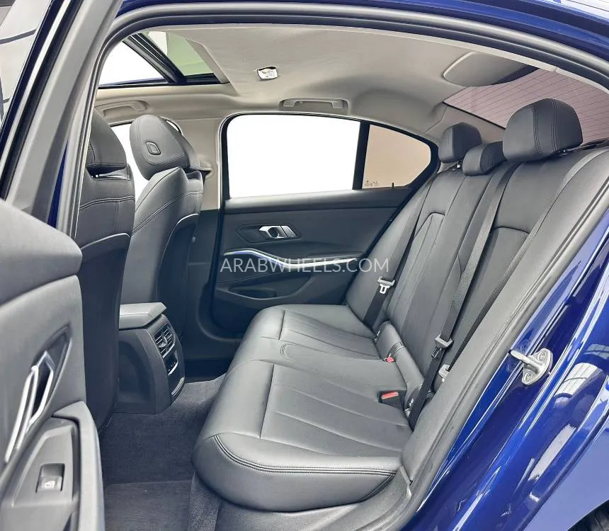 بي إم دبليو الفئة الثالثة 2020 for Sale in دبي Image-14