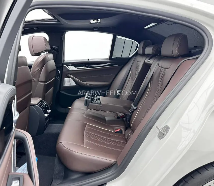 بي إم دبليو الفئة الخامسة 2023 for Sale in دبي Image-16