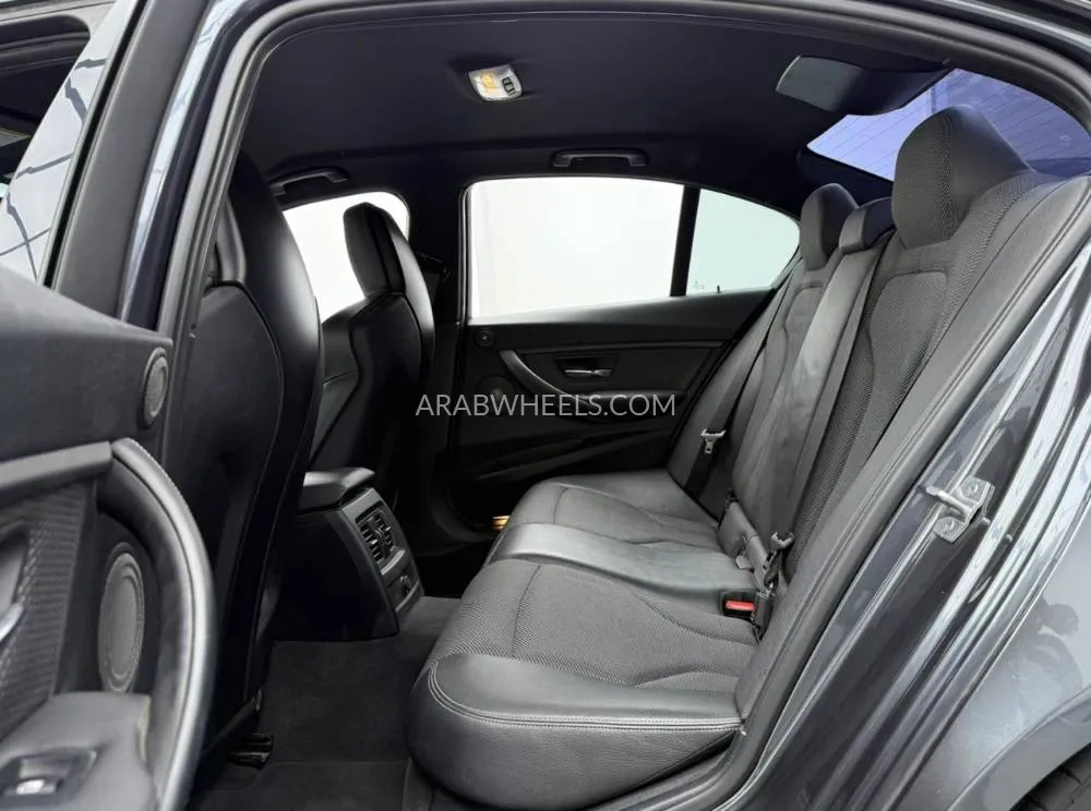 بي إم دبليو الفئة الثالثة 2015 for Sale in دبي Image-18