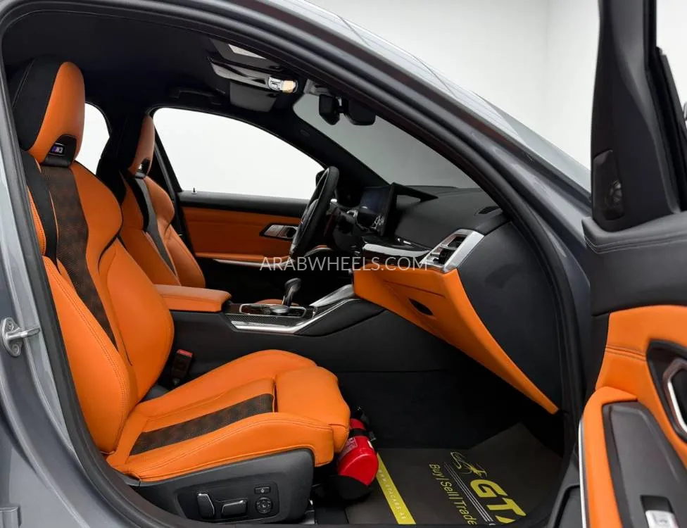 بي إم دبليو الفئة الثالثة 2025 for Sale in دبي Image-15