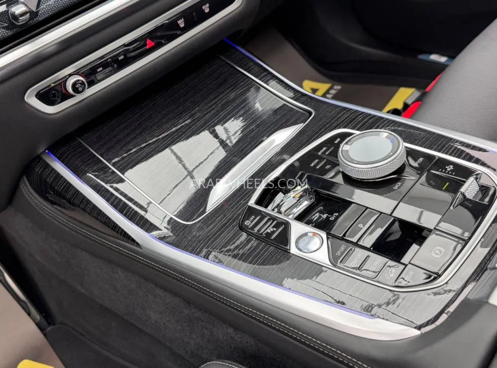 BMW X7 2025 for Sale in Dubai Image-10