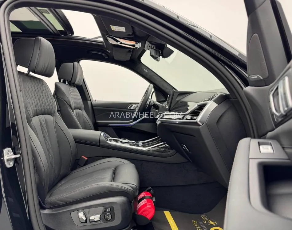 BMW X7 2025 for Sale in Dubai Image-12