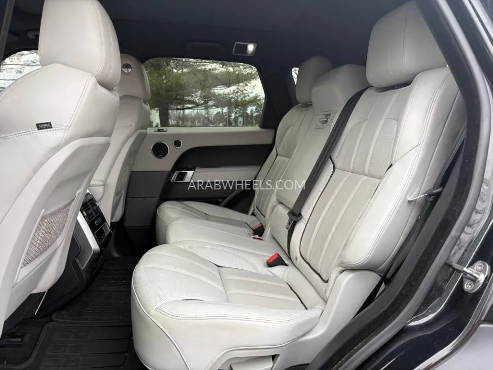 Land Rover Range Rover Sport 2016 for Sale in Abu Dhabi Image-7