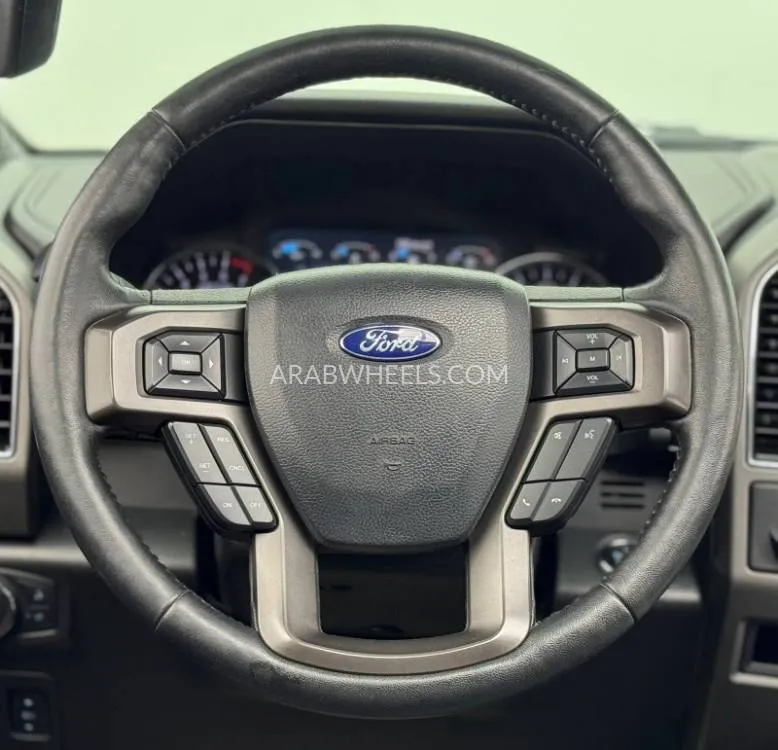 Ford Expedition 2019 for Sale in Dubai Image-9