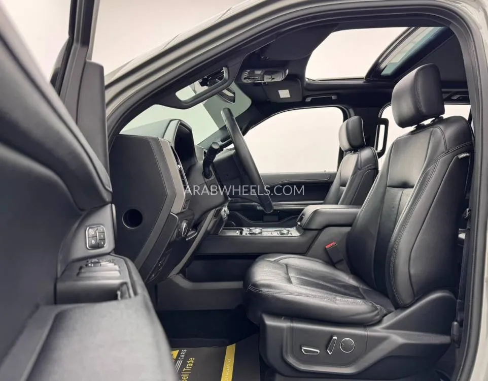 Ford Expedition 2019 for Sale in Dubai Image-11