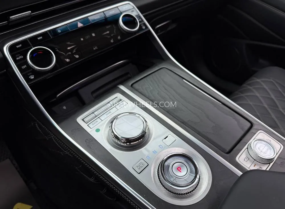 Genesis G90 2023 for Sale in Dubai Image-16