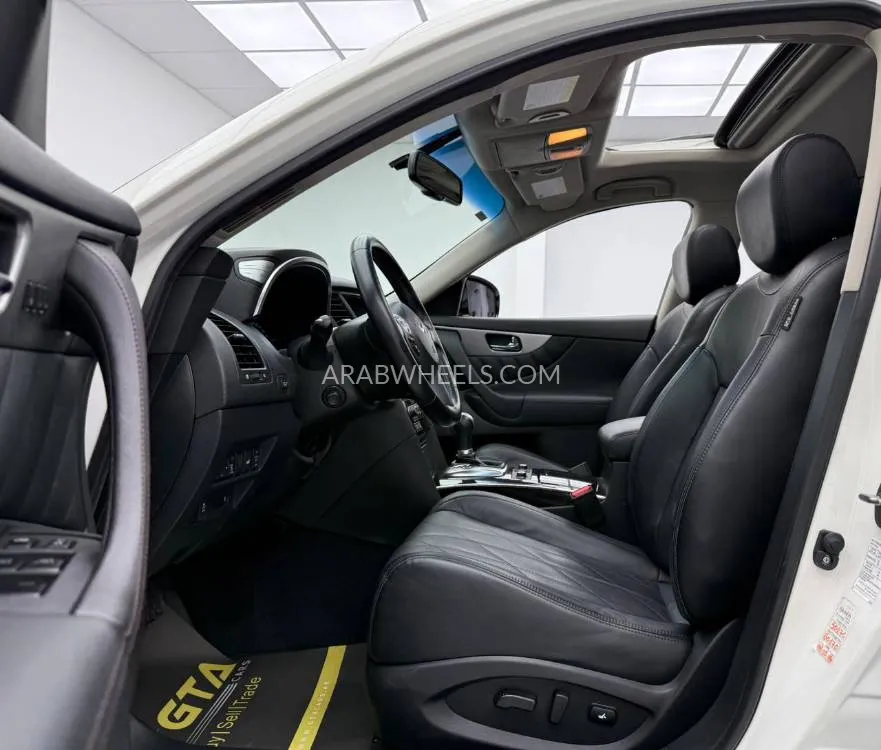 إنفينيتي QX70 2019 for Sale in دبي Image-8