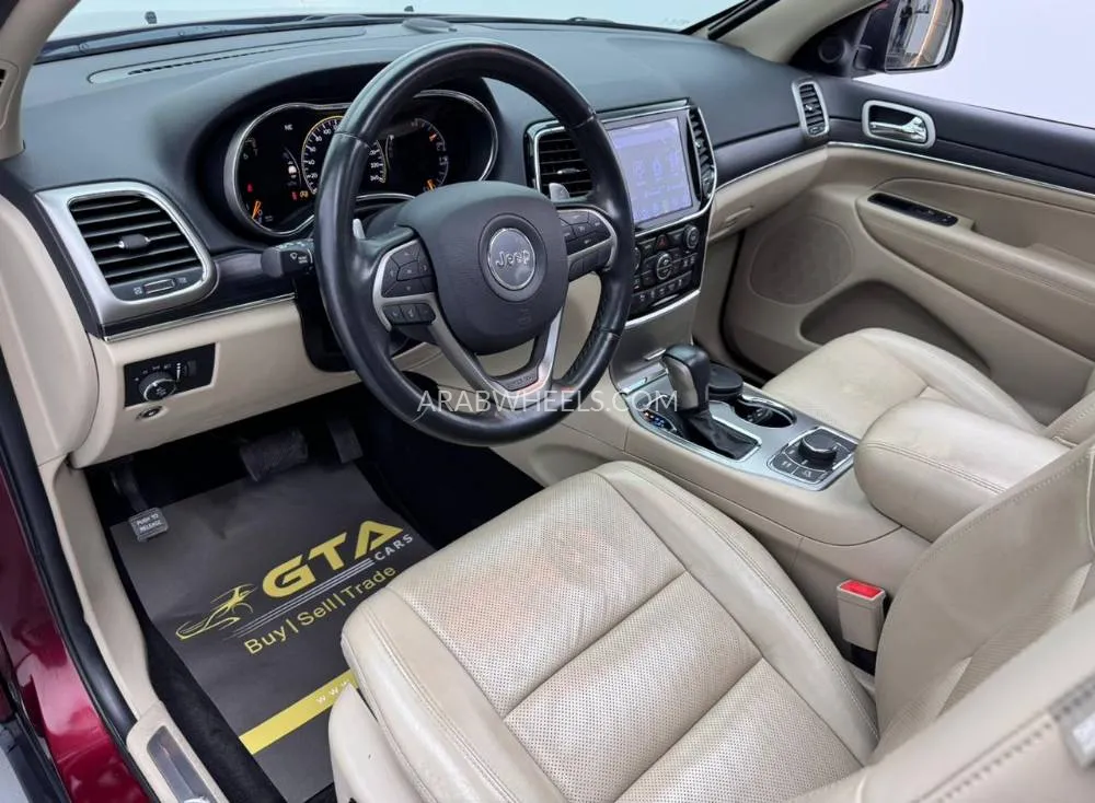 Jeep Cherokee 2020 for Sale in Dubai Image-18