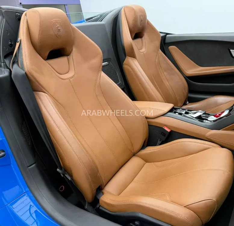 Lamborghini Huracan 2016 for Sale in Dubai Image-17