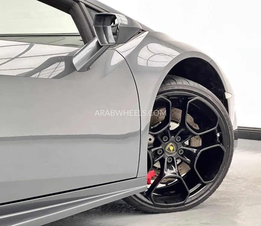 Lamborghini Huracan 2018 for Sale in Dubai Image-9